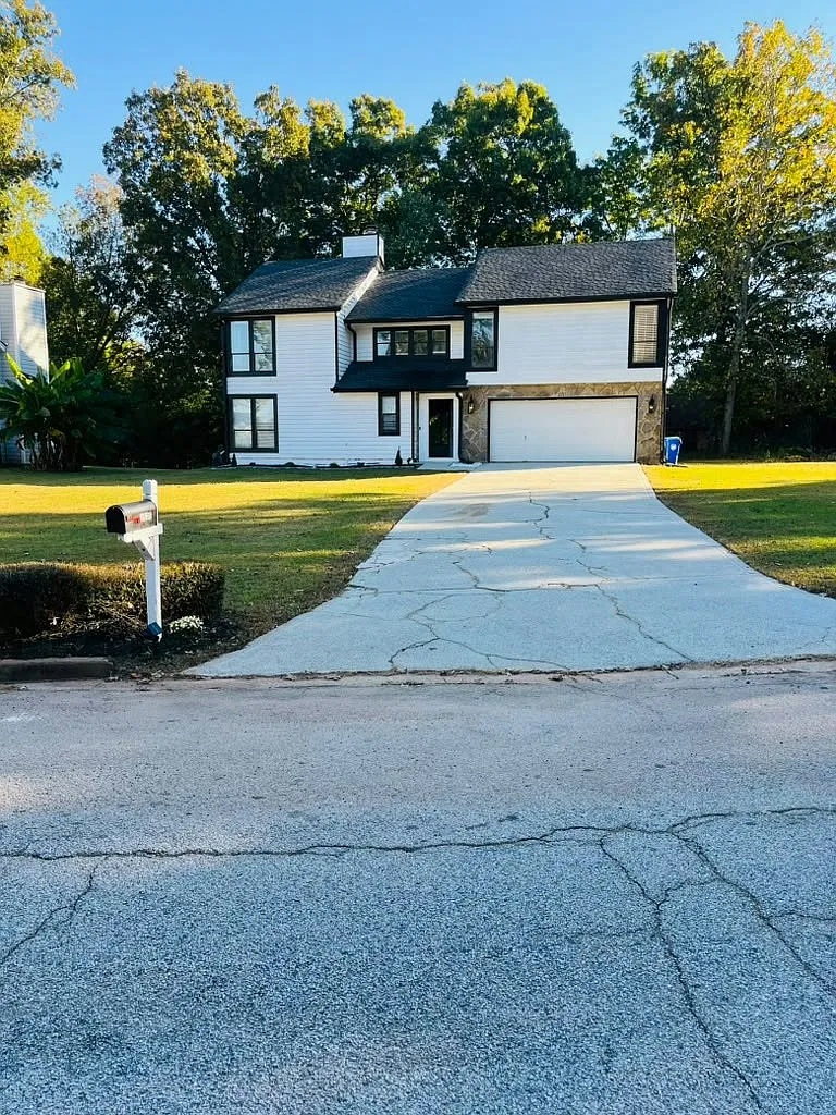 1530 Kelleys Close — Photo 1