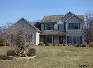90 Vista Dr, Red Lion, PA 17356