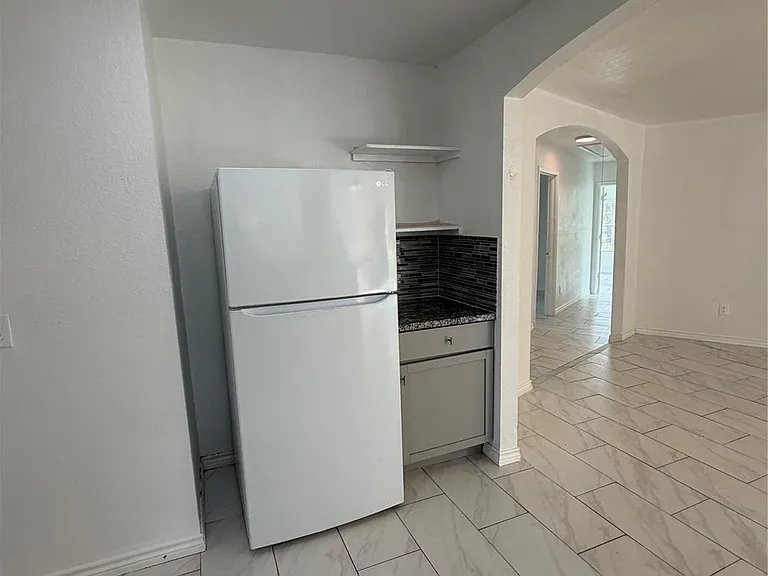 9210 Tacquard Dr — Photo 4