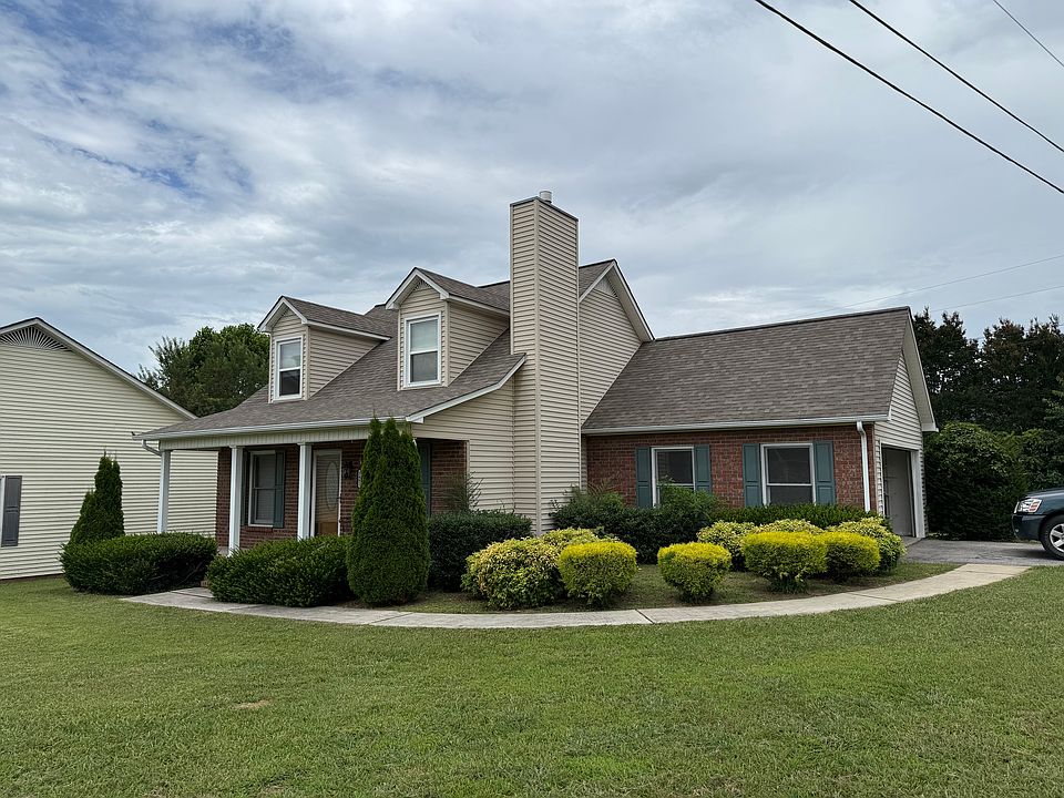 1st image of 1482 Oxford Pl