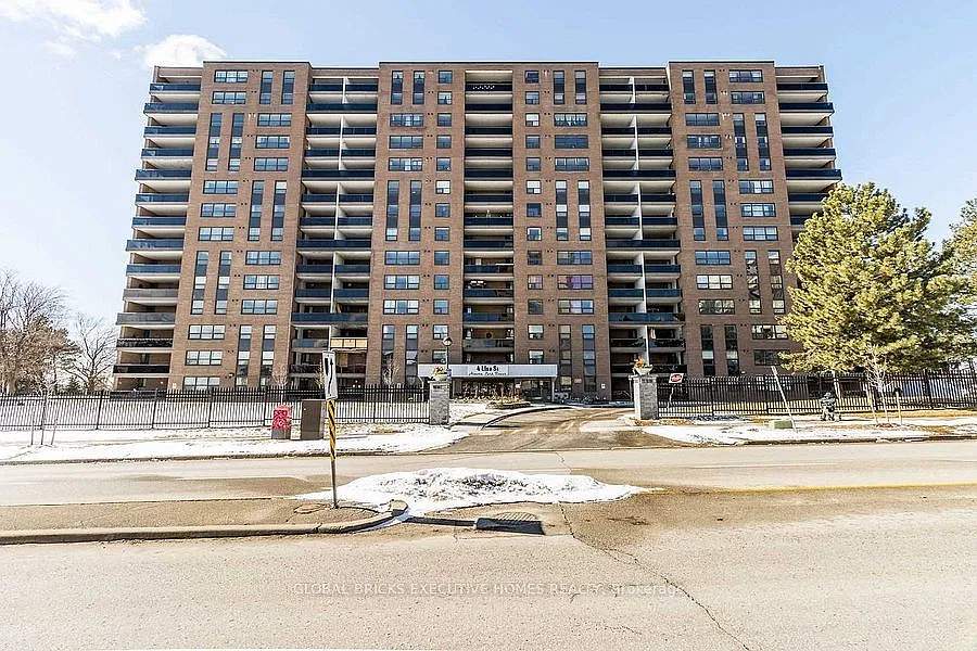 3 bed, $2,490 — Photo 2
