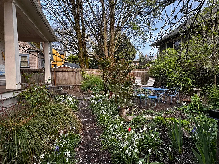 1506 SE Taylor St — Photo 17