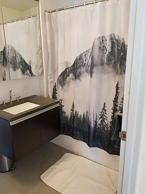 Rented by R New York | media 9