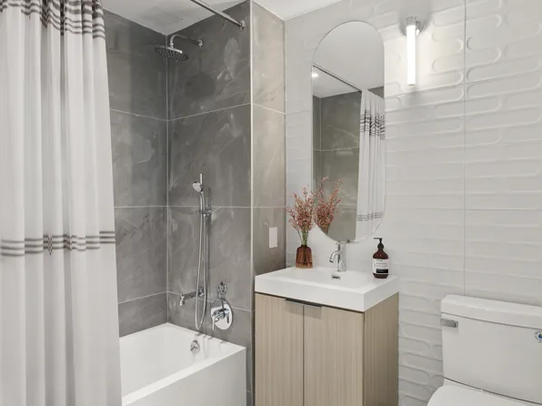 5055 Broadway image 7 of 19