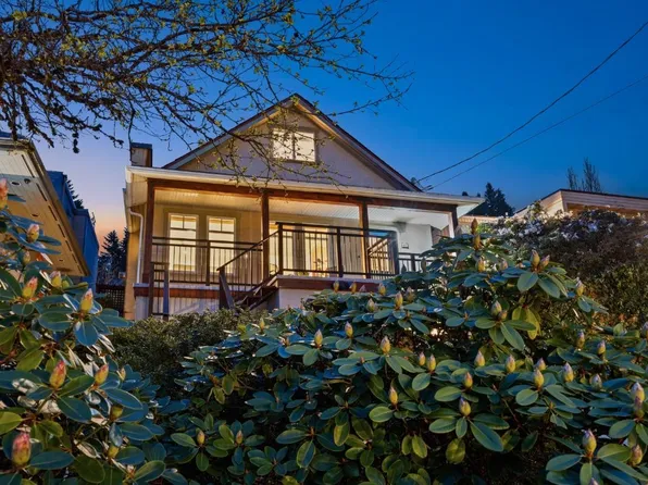 272 Osborne Rd E, North Vancouver, BC V7N 1M1