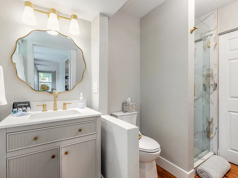 63 E Bayshore Dr — Photo 10