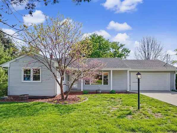 2917 87th Ct, Urbandale, IA 50322