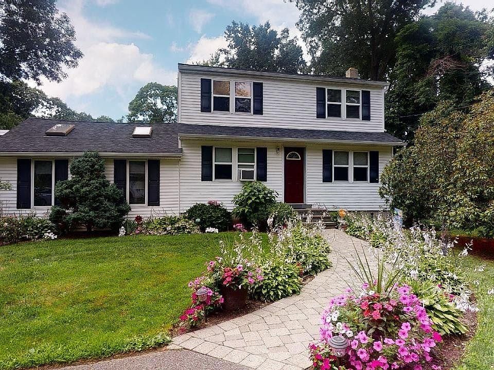 1st image of 19 Pine St