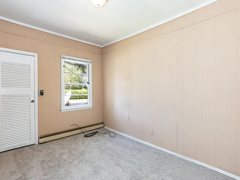 S Mckay Ave- Duplex — Photo 12