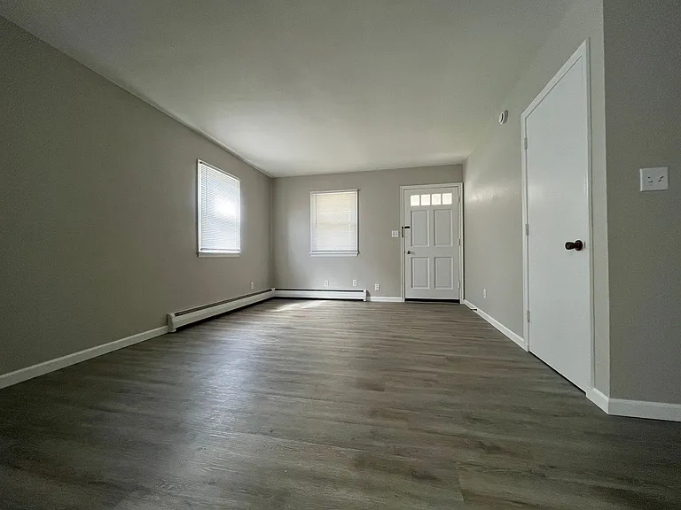 1210 Hilltop — Photo 2