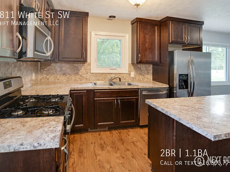3811 White St SW — Photo 11