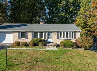 2740 Whitney Dr, York, PA 17402