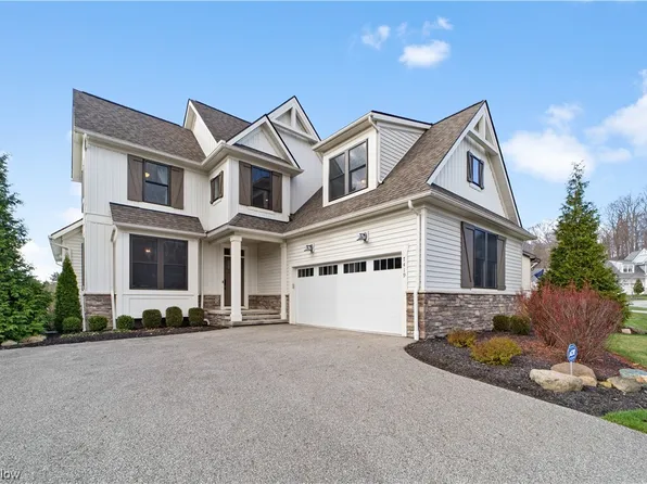7419 Villa Rdg, Chagrin Falls, OH 44023