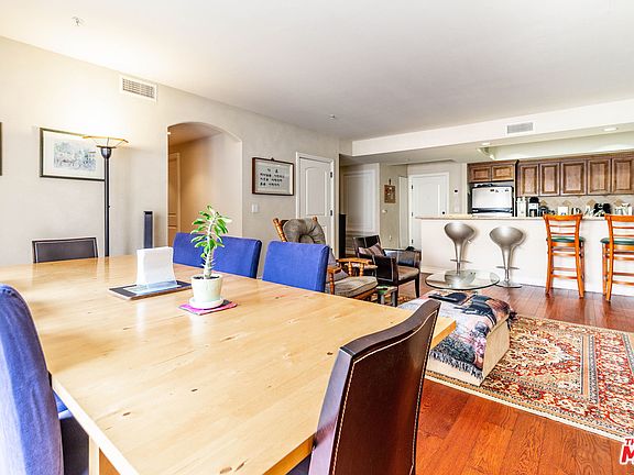 4th image of 4822 Elmwood Ave APT 405