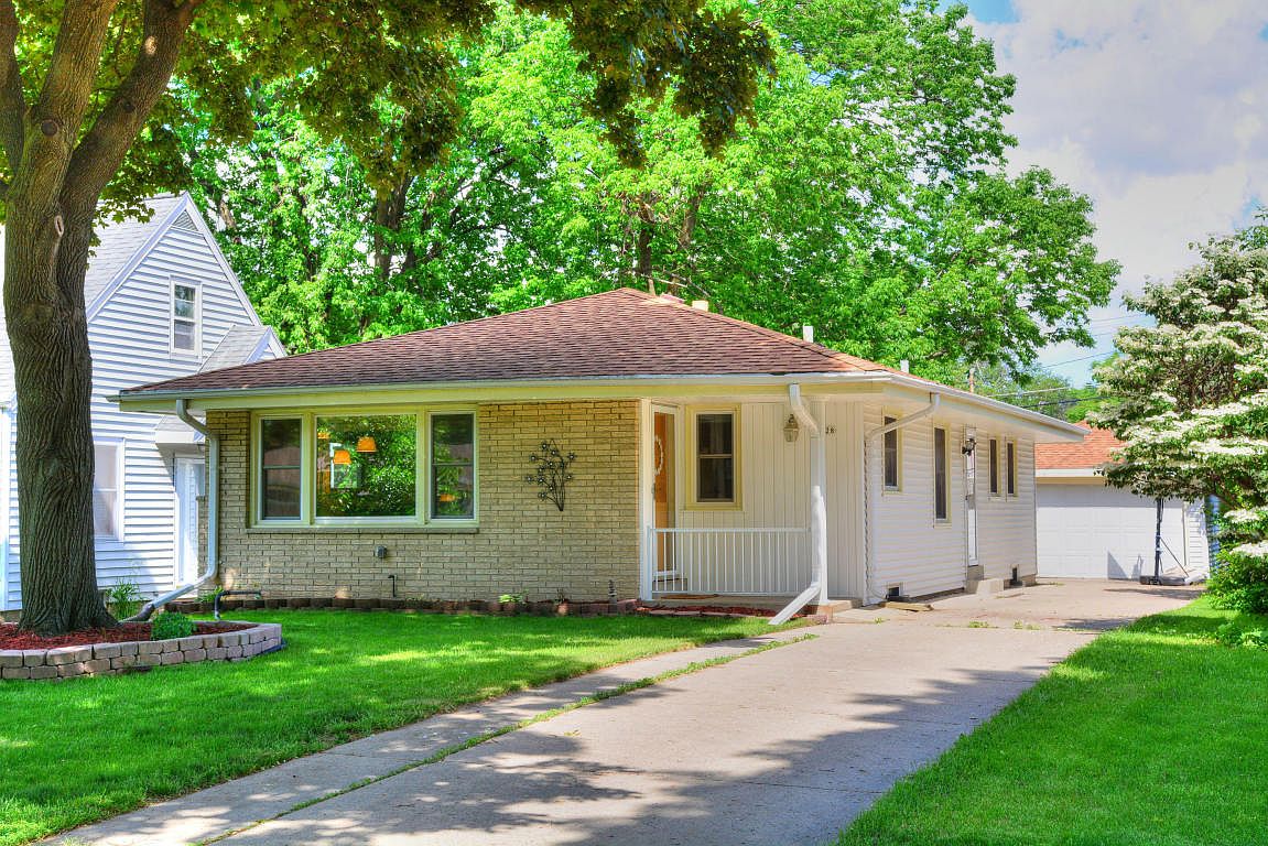 2228 N 116th St, Wauwatosa, WI 53226 | Zillow