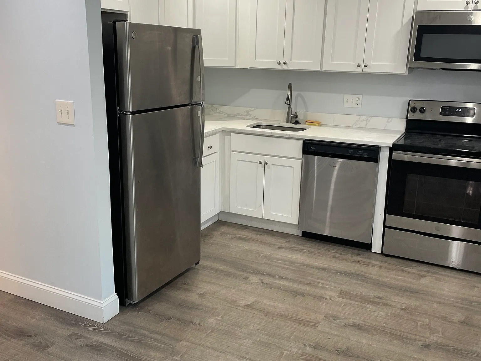 389 Washington St — Photo 3