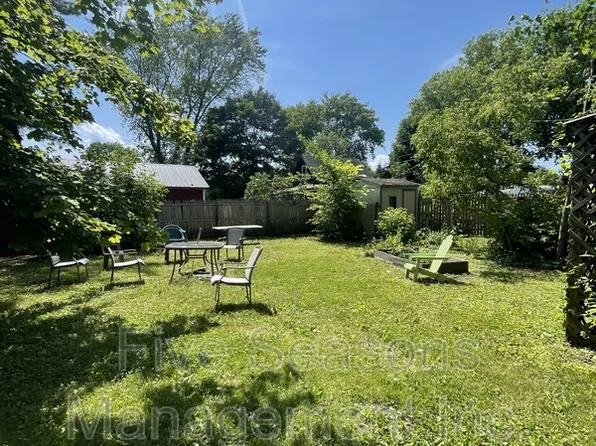 85 Manhattan Dr #2, Burlington, VT 05401