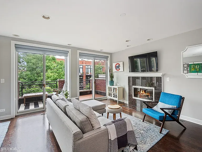 2305 W Wabansia Ave #3 — Photo 5
