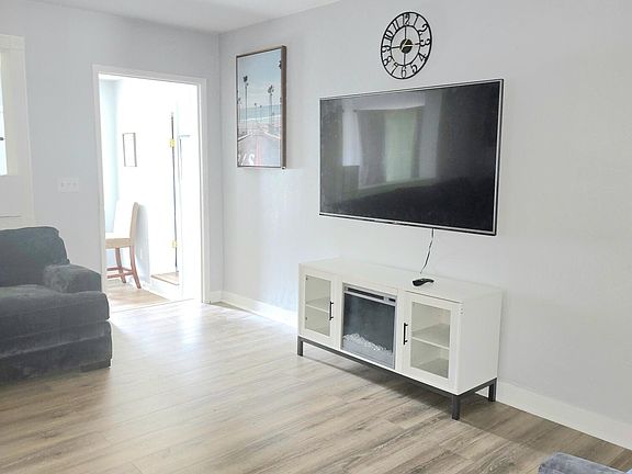 5th image of 2032 Fillmore Street