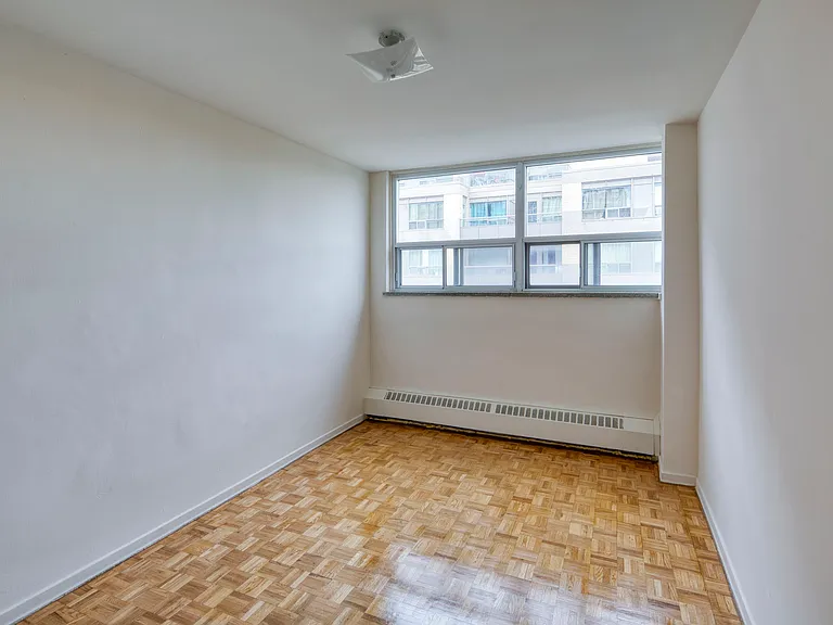 552 Birchmount Rd — Photo 9