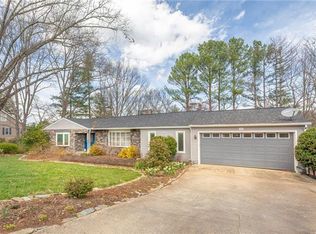 102 Mimosa Hills Dr, Morganton, NC 28655
