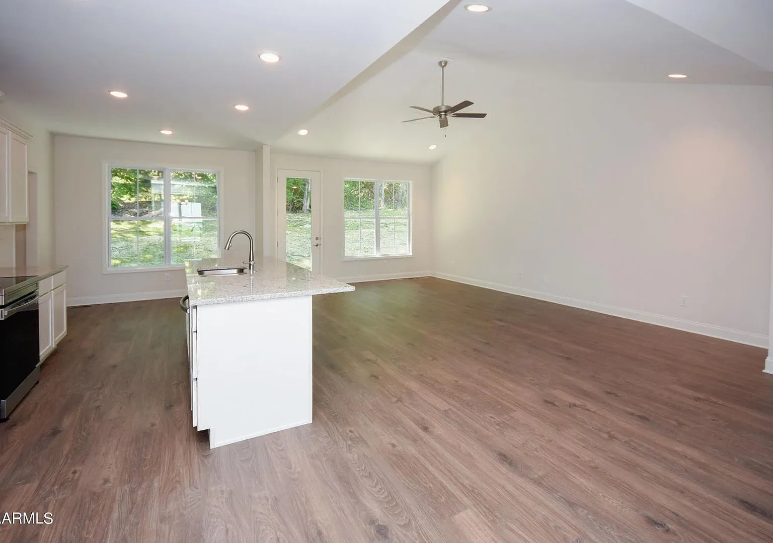 New Construction in North Knox! — Photo 3