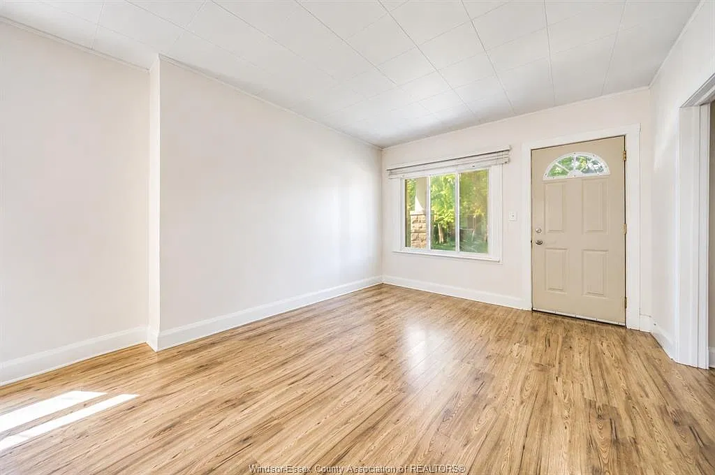 3 bed, $2,100 — Photo 3