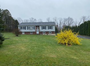235 Cherry Hill Ln, Brodheadsville, PA 18322
