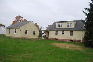 2nd image of 908 22nd St