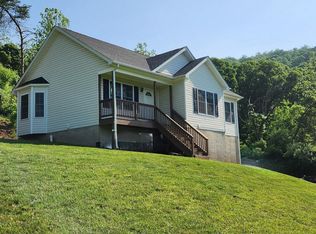 143 Golden Russet Dr, Linden, VA 22642