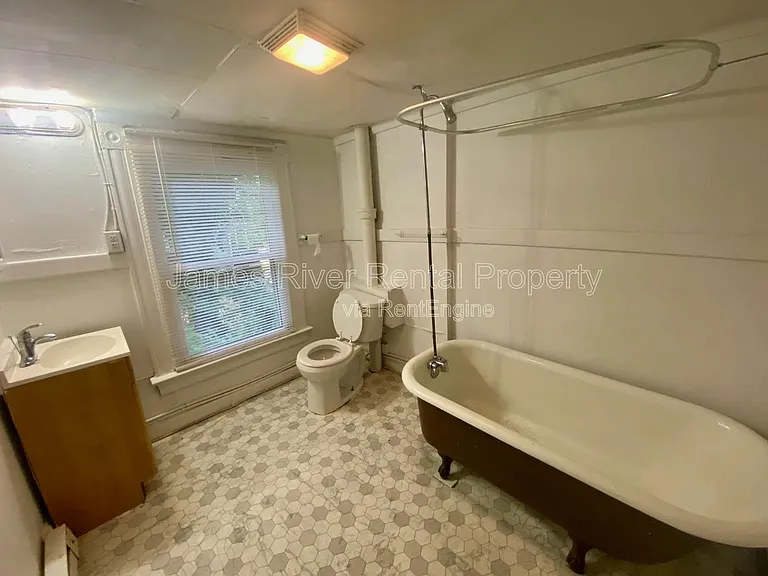 710 Grady St #B — Photo 6