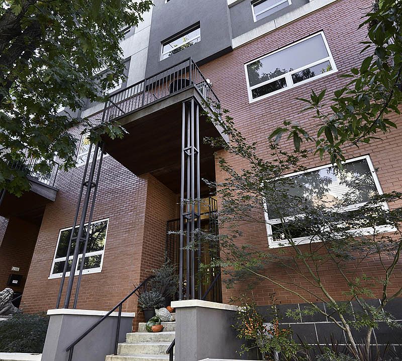 Welcome to 2138 Race Street!
