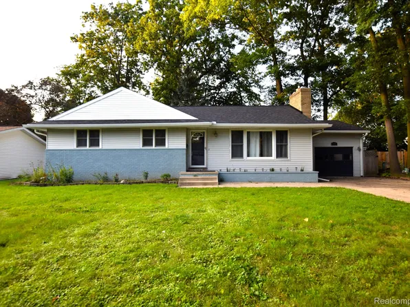 600 Maxine Dr, Davison, MI 48423