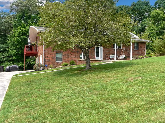 3rd image of 2817 Mary Emily Ln