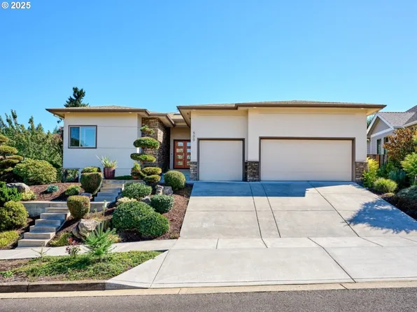 500 Yapa Dr, Silverton, OR 97381