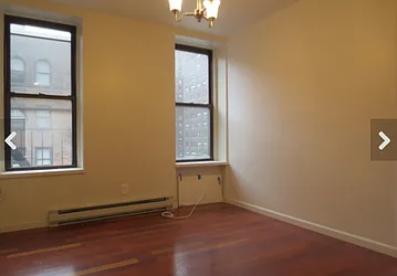 Rented by Robyn Lee, LREB