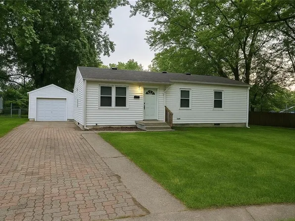 500 E 3rd Dr S, Independence, MO 64050