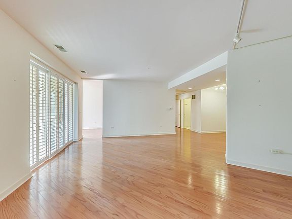 3rd image of 2660 Summit Dr Unit 107