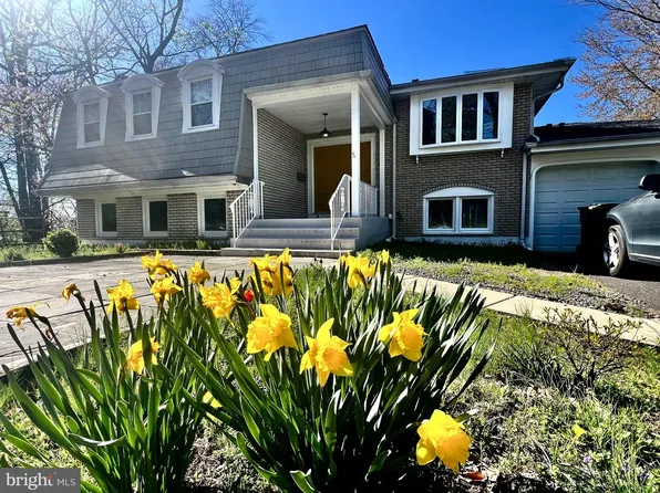 26 Forest Hill Dr, Cherry Hill, NJ 08003