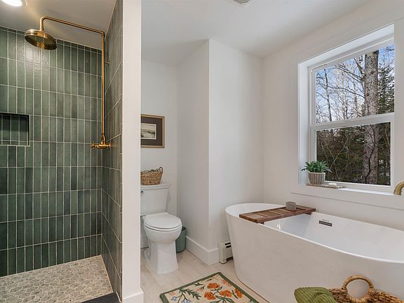 4th image of 3224 Lindahl Rd