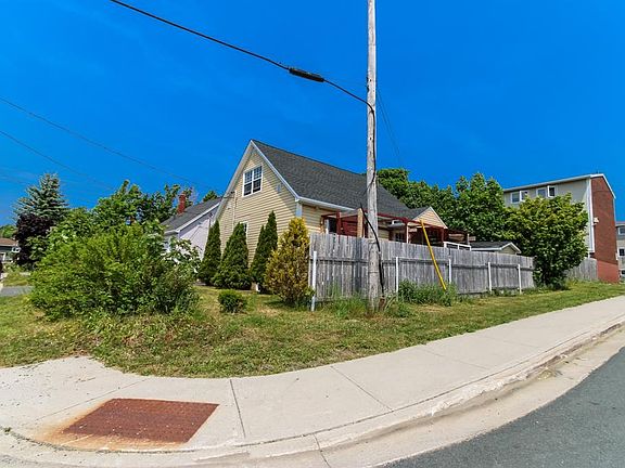 5th image of 16 McNaughton Drive