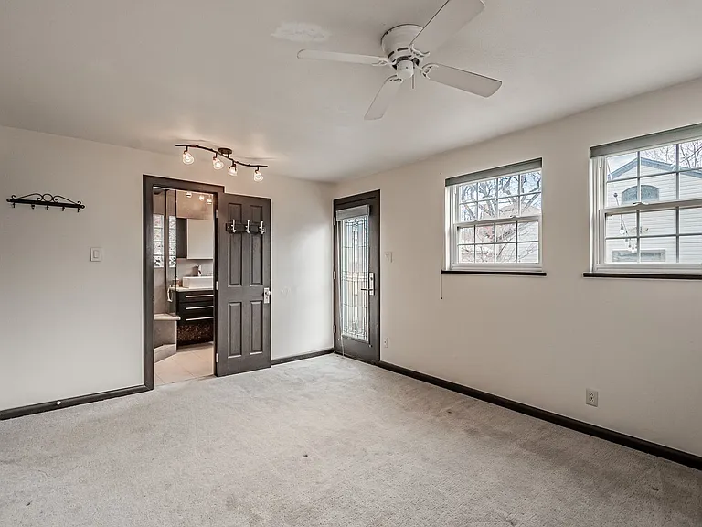 908 S Washington St — Photo 22