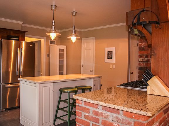 4th image of 665 Stinson Dr
