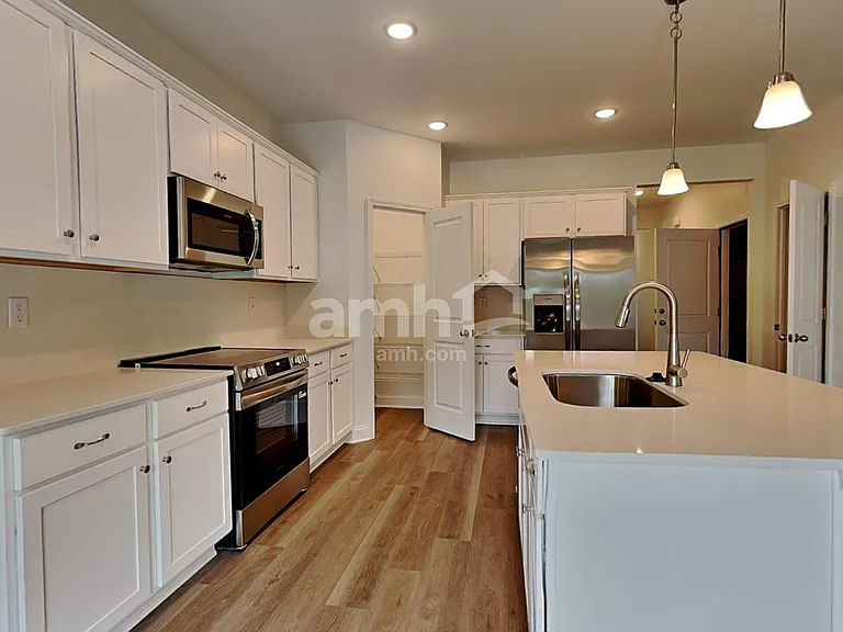 4788 McDade Ln — Photo 4