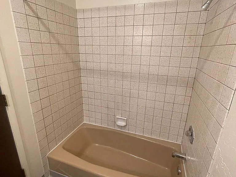 1415 N Virginia St — Photo 28