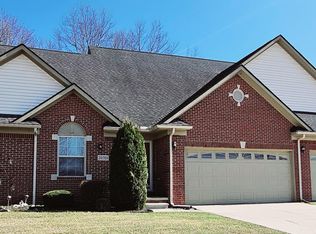 20789 Hummingbird Dr, Brownstown, MI 48174