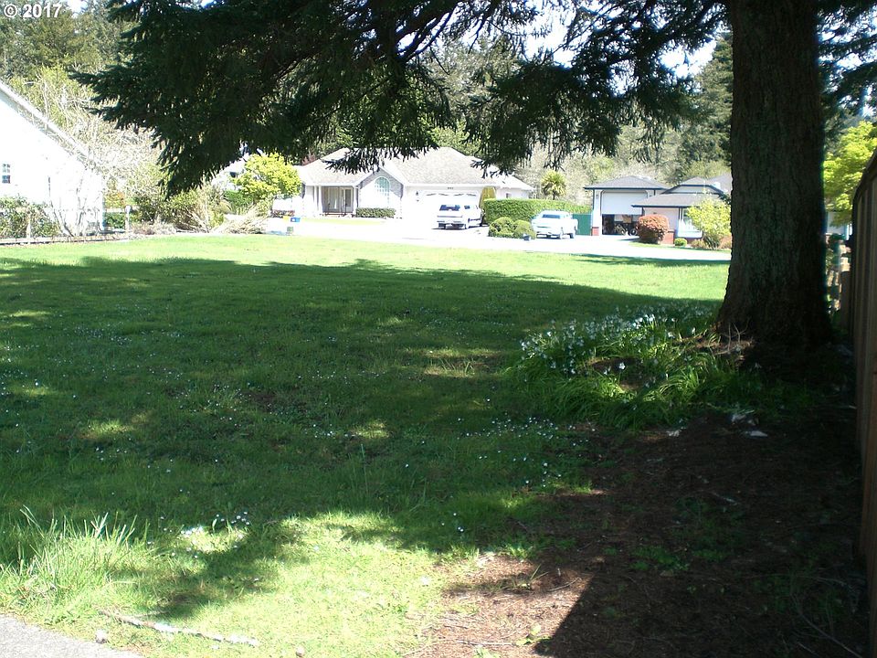2nd image of 985 Krista Ln