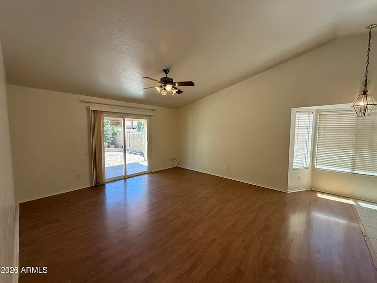505 W Sereno Dr — Photo 6