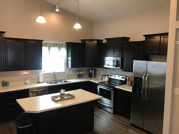 3rd image of 2209 English Ct