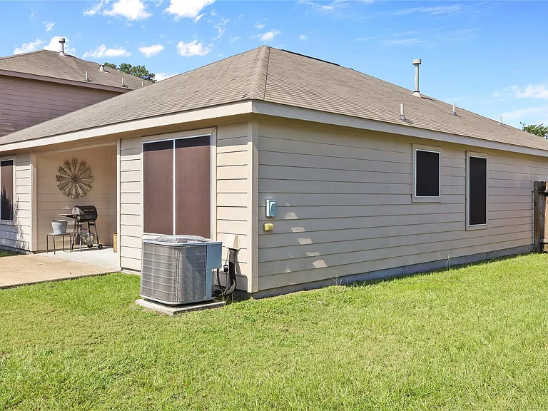 317 Falling Pine Dr — Photo 18